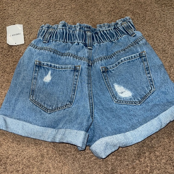 Forever 21 denim shorts - Picture 3 of 5